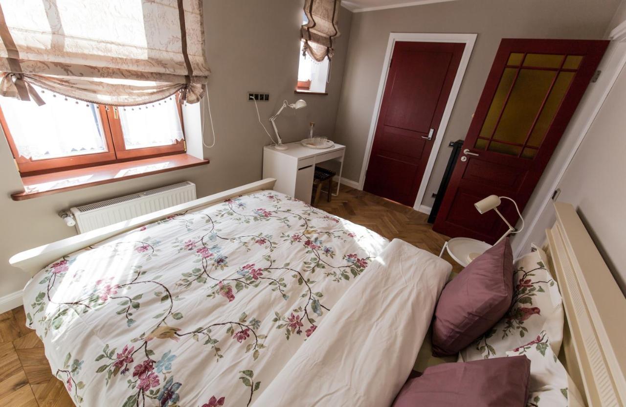 Hotel Emily à Riga Extérieur photo