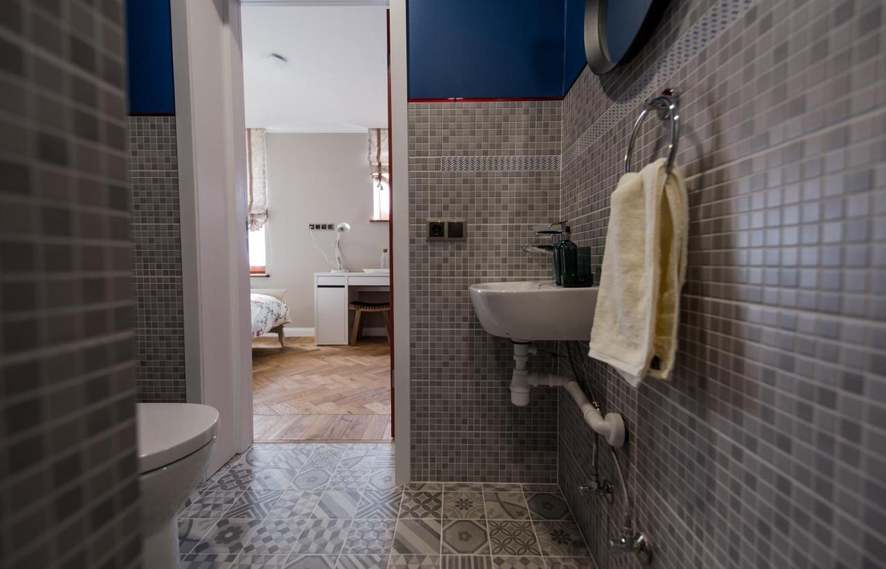 Hotel Emily à Riga Extérieur photo