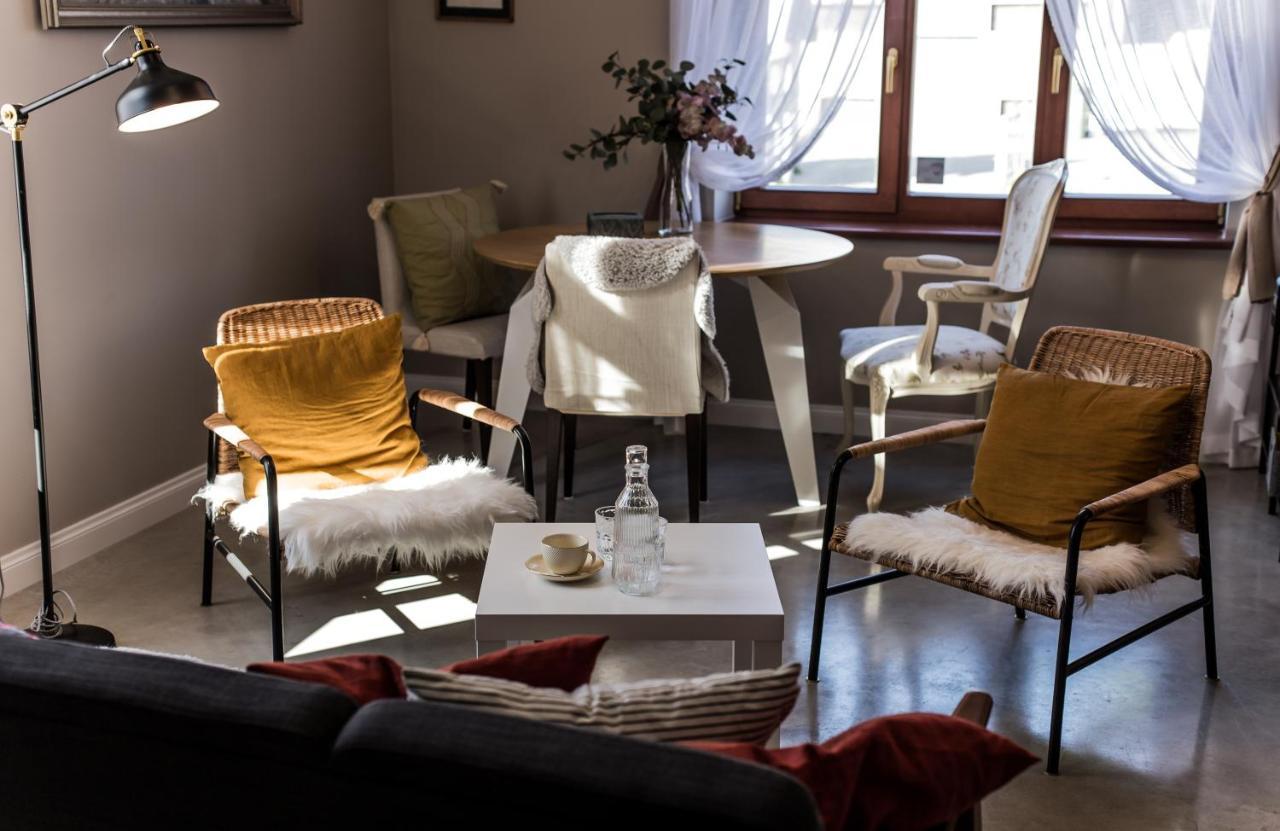 Hotel Emily à Riga Extérieur photo