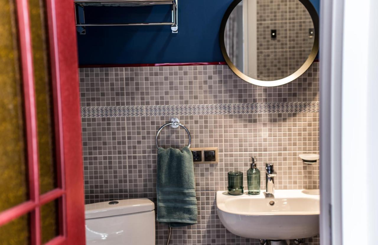 Hotel Emily à Riga Extérieur photo